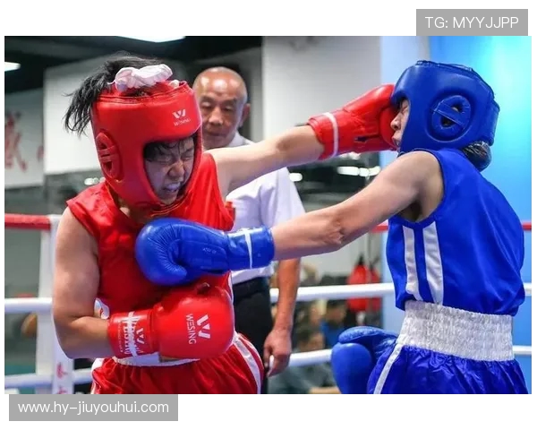 细数足坛球星跨界参与拳击擂台那些年令人难忘的经典较量盘点全景